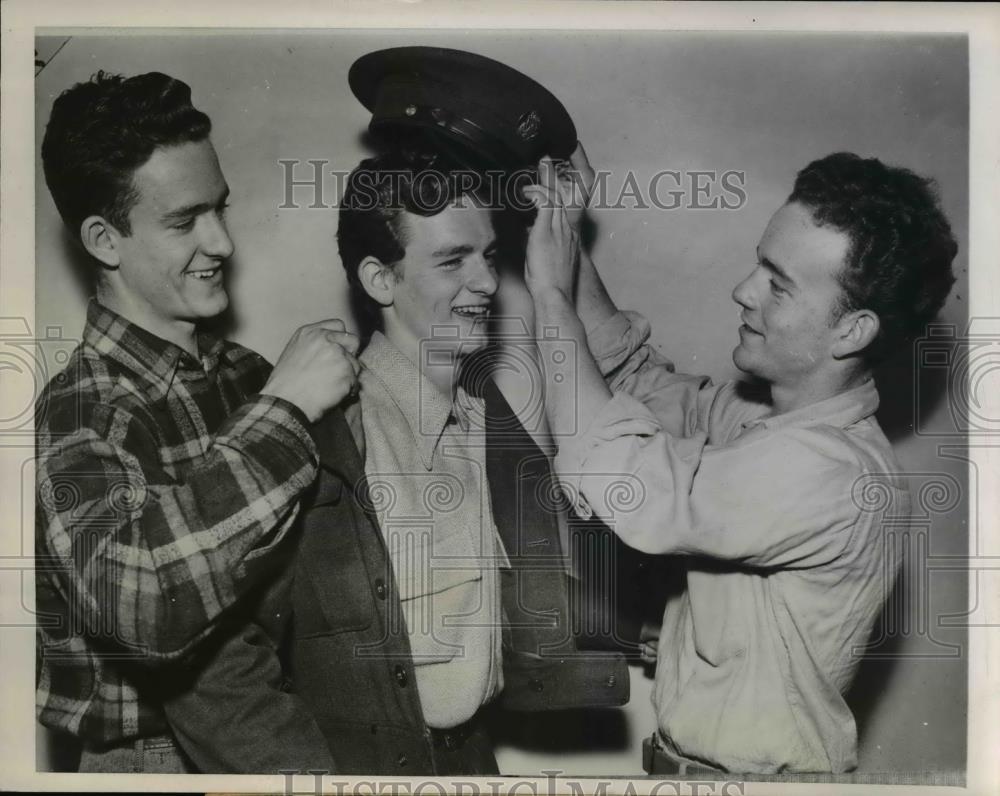 1947 Press Photo Leyron, Leroy and Robert Lofthouse, brothers from Peoria - Historic Images