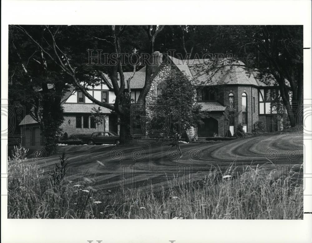 1990 Press Photo The Pebblebrooke Estates home of Douglas Mickey - Historic Images