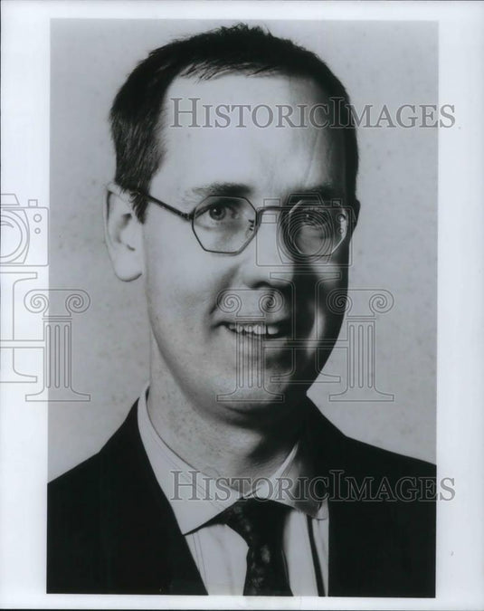 1997 Press Photo James Henke Chief Curator Rock & Roll Hall of Fame & Museum - Historic Images