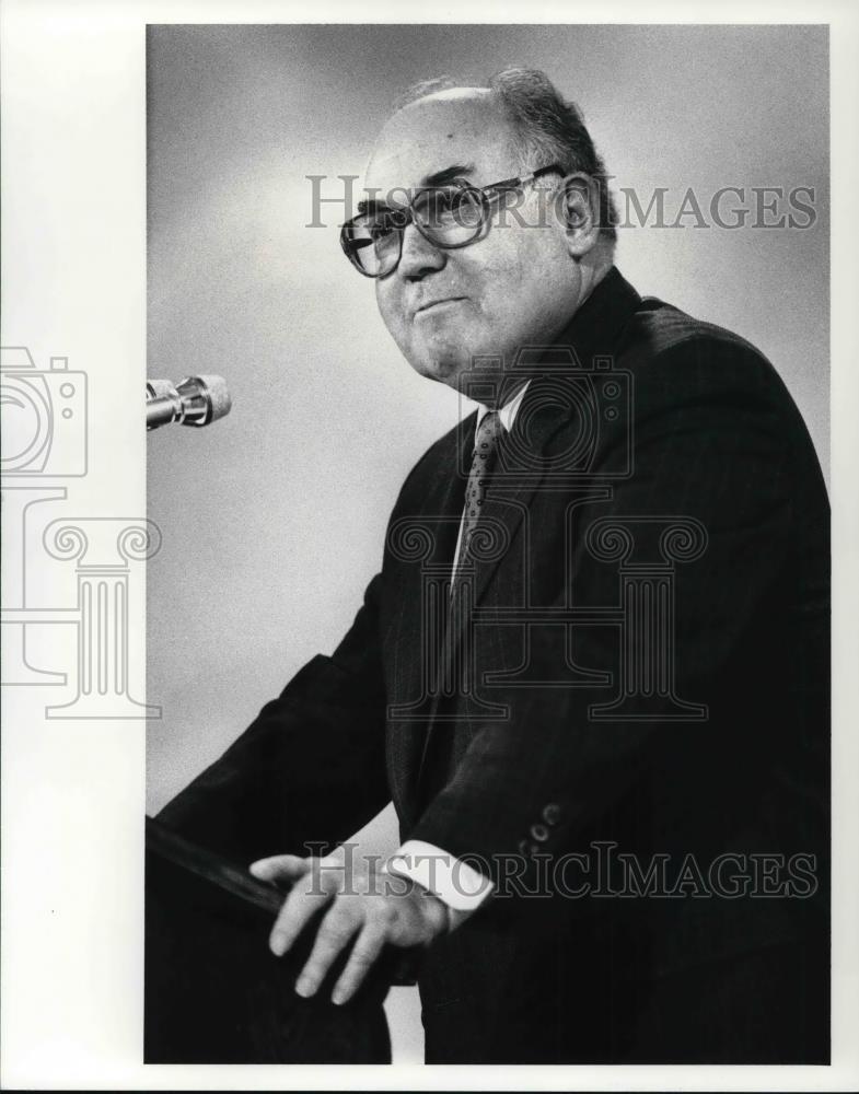 1989 Press Photo Frank Mosier Vice Chairman of B. P. America - Historic Images