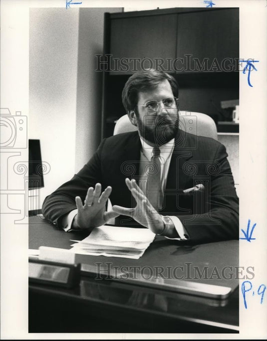 1989 Press Photo Herbert R. Martens, Jr., VP of Prescot Bull & Turker - Historic Images