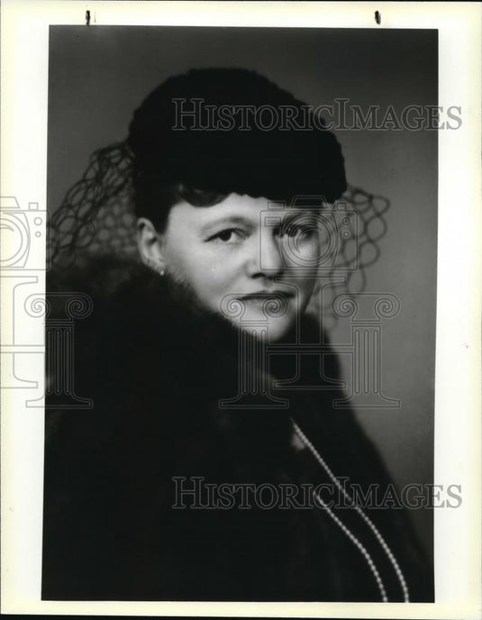 1984 Press Photo Emery May Holden Norweb - Historic Images