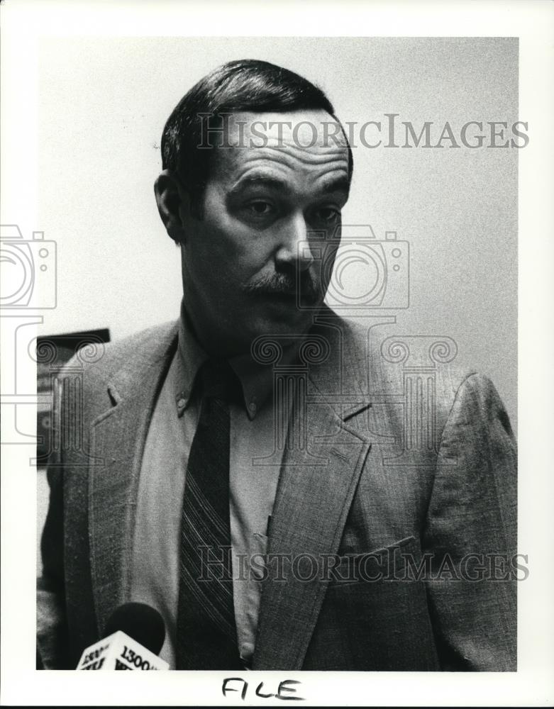 1990 Press Photo Capt Jeffery Reese, investigator, William &amp; Carol Erbeznik case - Historic Images