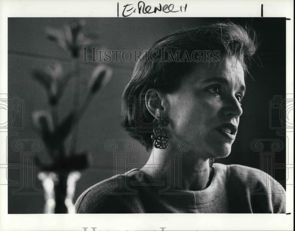 1991 Press Photo Renee Montagne talks about her work with National Public Radio - Historic Images