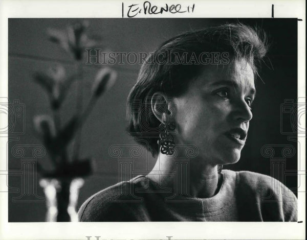 1991 Press Photo Renee Montagne talks about her work with National Pub ...