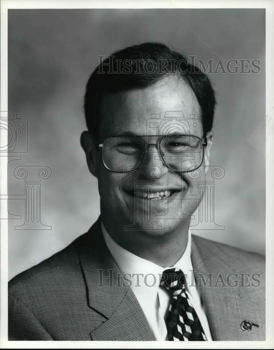 1997 Press Photo John F Bruns General Manager Ritz Carlton - cvp25692 - Historic Images