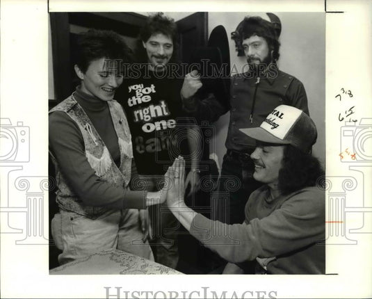 1991 Press Photo Diana Lynn Griffith with Carl, Doug and Johnny Potter - Historic Images