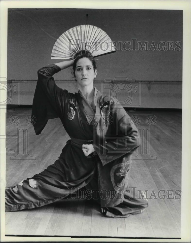1988 Press Photo Kim Holeman Japanese Ceremonial - cvp23972 - Historic Images