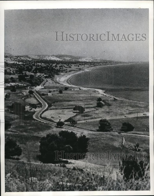 1941 Press Photo Graceful arc of Akrotiri Bay - Historic Images