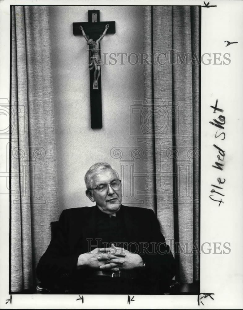 1984 Press Photo Bishop James Malone of the Catholic diocese in Youngstown - Historic Images