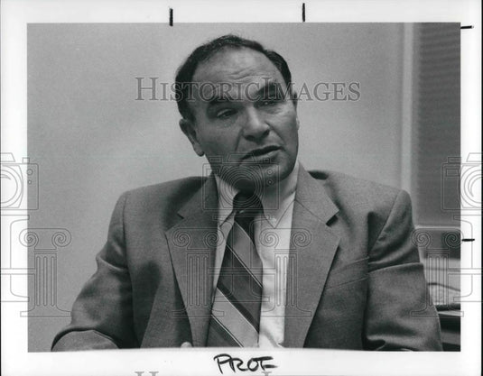 1990 Press Photo Moseh Ma Oz, Prof of Islamic and Middle East Study - Historic Images