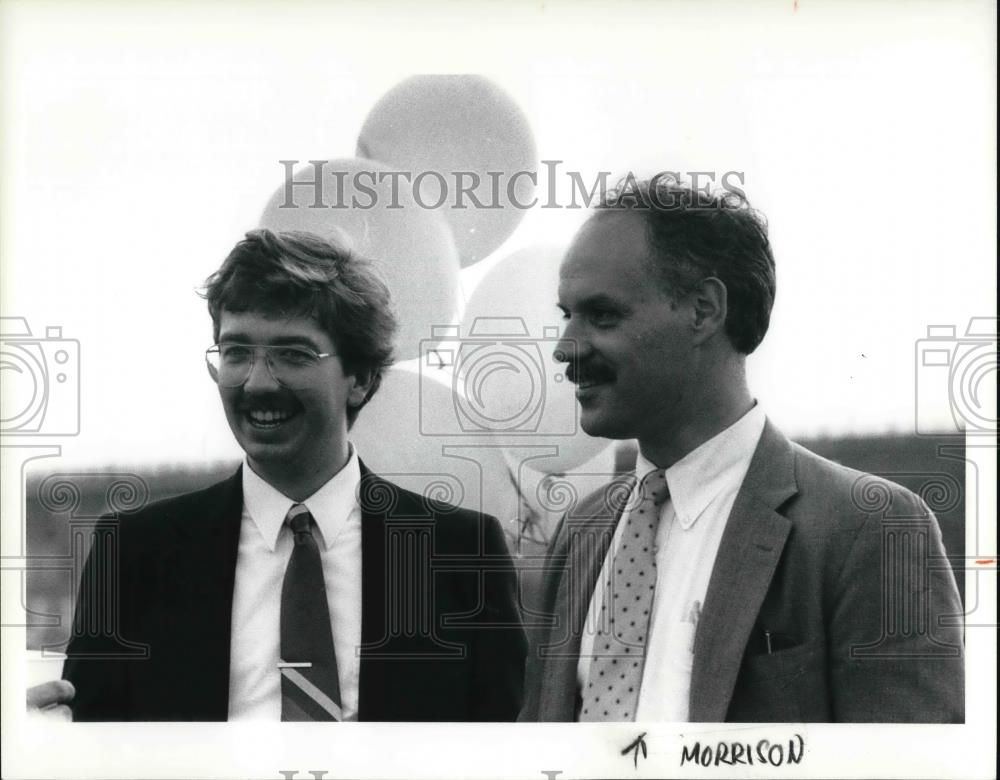 1990 Press Photo Richard Sicha with Hunter Morrison - Historic Images