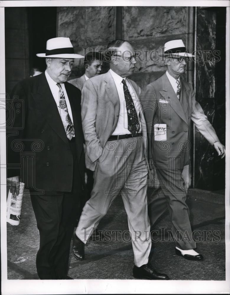 1952 Press Photo Chicago Ill Elkhorn Wis Senator Robert Taft of Ohio &amp; Dets. - Historic Images