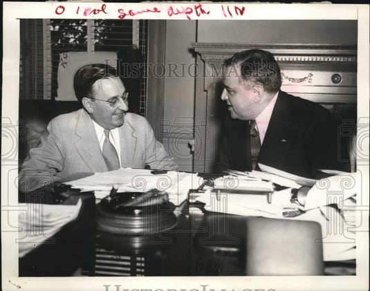 1941 Press Photo Don Rodolfo Michels at F.H. LaGuardia's office San Diego, Chile - Historic Images