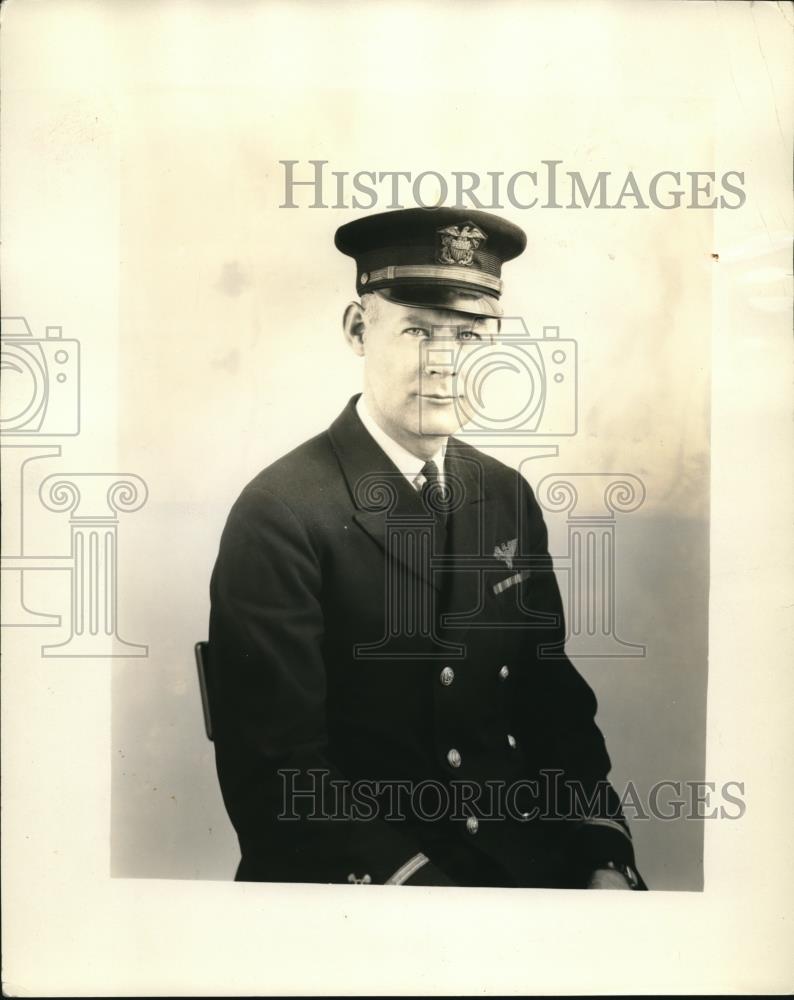 1933 Press Photo Chief machinist Emmett C Thurman USN - Historic Images