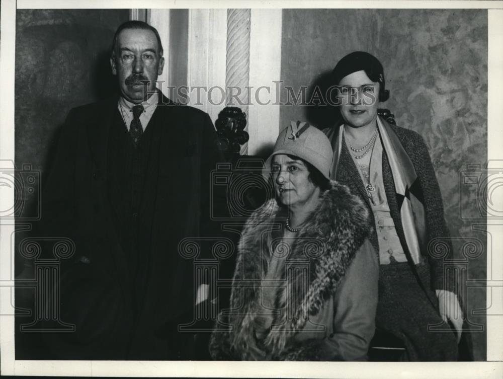 1930 Press Photo of James Cresson, his wife, and daughter. - Historic Images