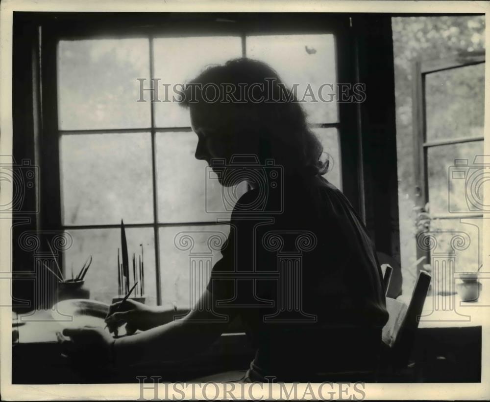1944 Press Photo Mrs. Mary Gordon works at learning metal craft - nee00340 - Historic Images