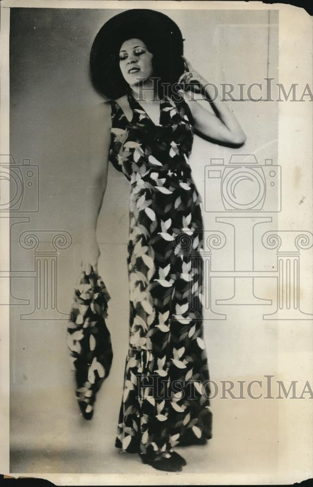 1931 Press Photo Beach dress in orange blue &amp; maroon for Princess Ileana Roumani - Historic Images