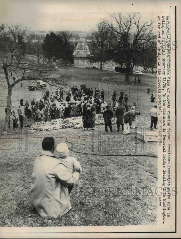 1963 Press Photo President Kennedy&#39;s grave sire - Historic Images