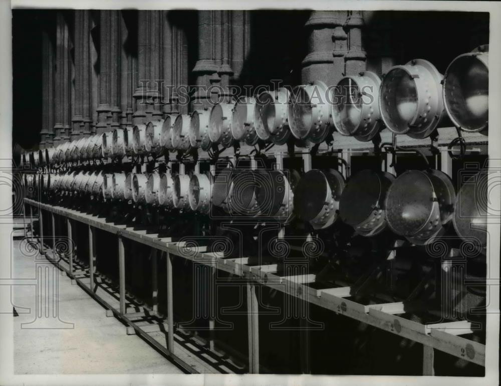 1960 Press Photo Brussels Belgium Grand Palace searchlightrs for spectacles - Historic Images