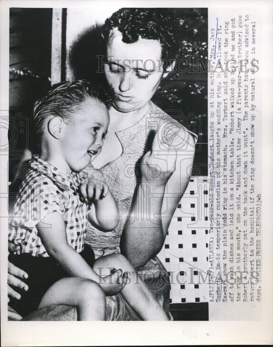 1953 Press Photo Robert Torpert laughing with his mother Mrs. Jack Torpert - Historic Images