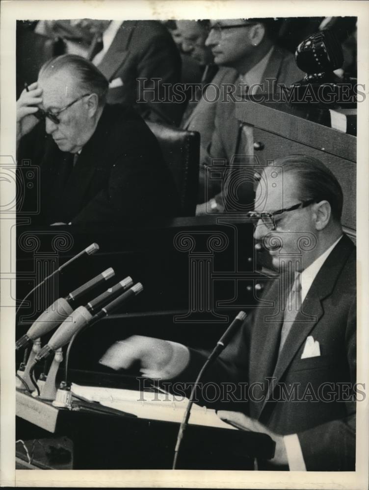 1956 Press Photo West German Minister Heinrich Von Brentano - Historic Images