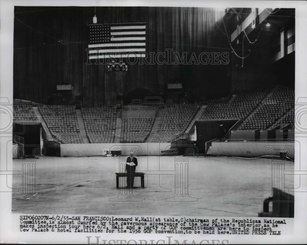 1955 Press Photo San Francisco Leonardo W. Hall at Cow Palace&#39;s interior - Historic Images