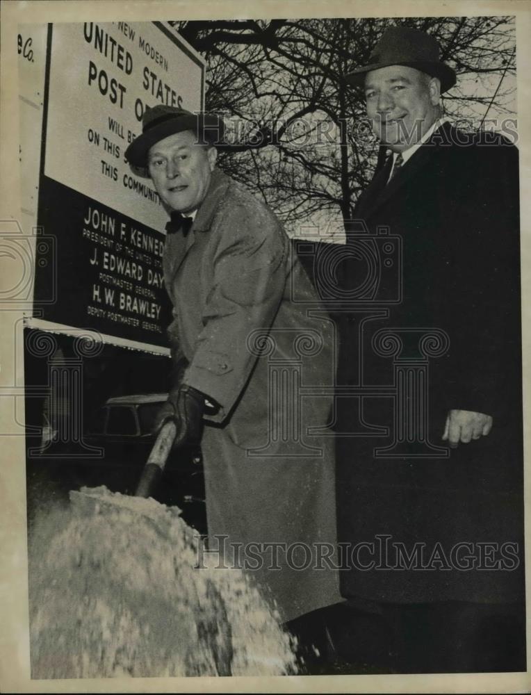 1962 Press Photo of Charles A. Vanik and Postmaster Nelson E. Sundermier. - Historic Images