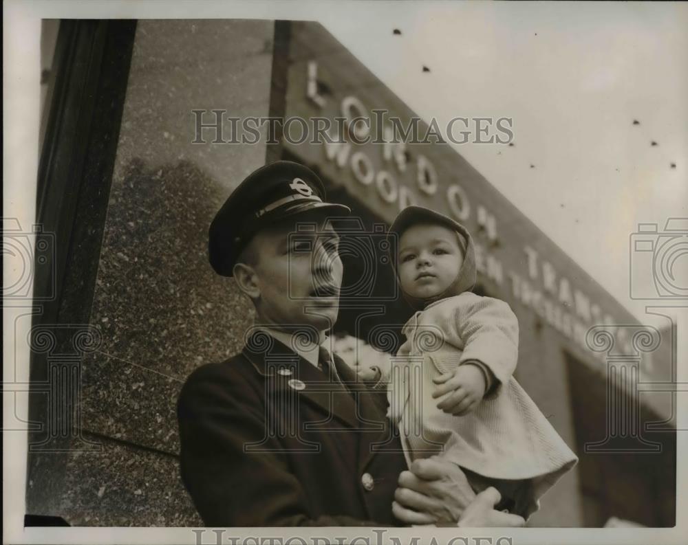 Press Photo Herbert Smith of London England Bus Driver - Historic Images