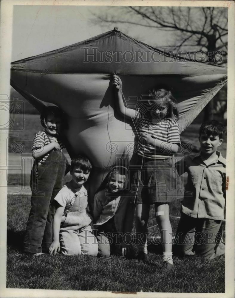 1945 Press Photo Caroline Hines, Olive Malley, Frank Uible and Thomas Currier - Historic Images