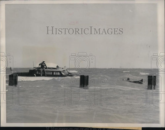 1948 Press Photo Peter Bird & Richard Fletcher rescued from Lake Michigan waters - Historic Images