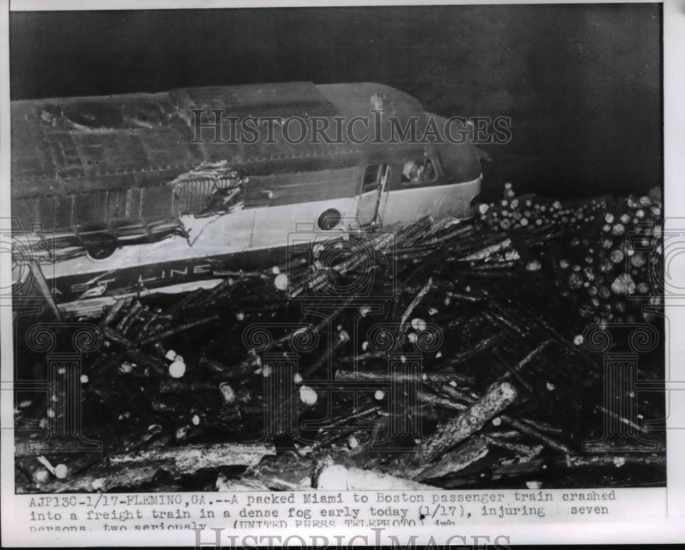 1953 Press Photo of Boston bound train that hit a freight train in a dense fog. - Historic Images