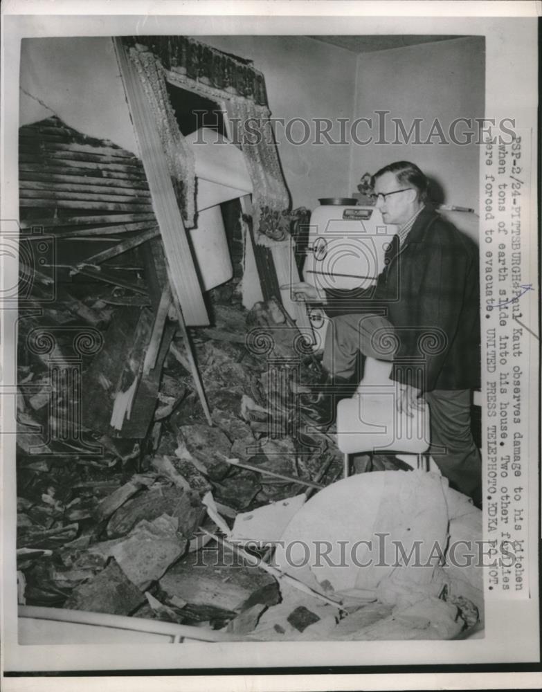 1955 Press Photo Paul Kaut in House Destroyed by Landslide, Pittsburgh - Historic Images