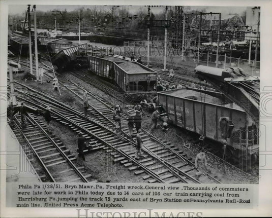 1952 Press Photo Bryn Mawr Pennsylvania Freight Train Wreck - Historic Images