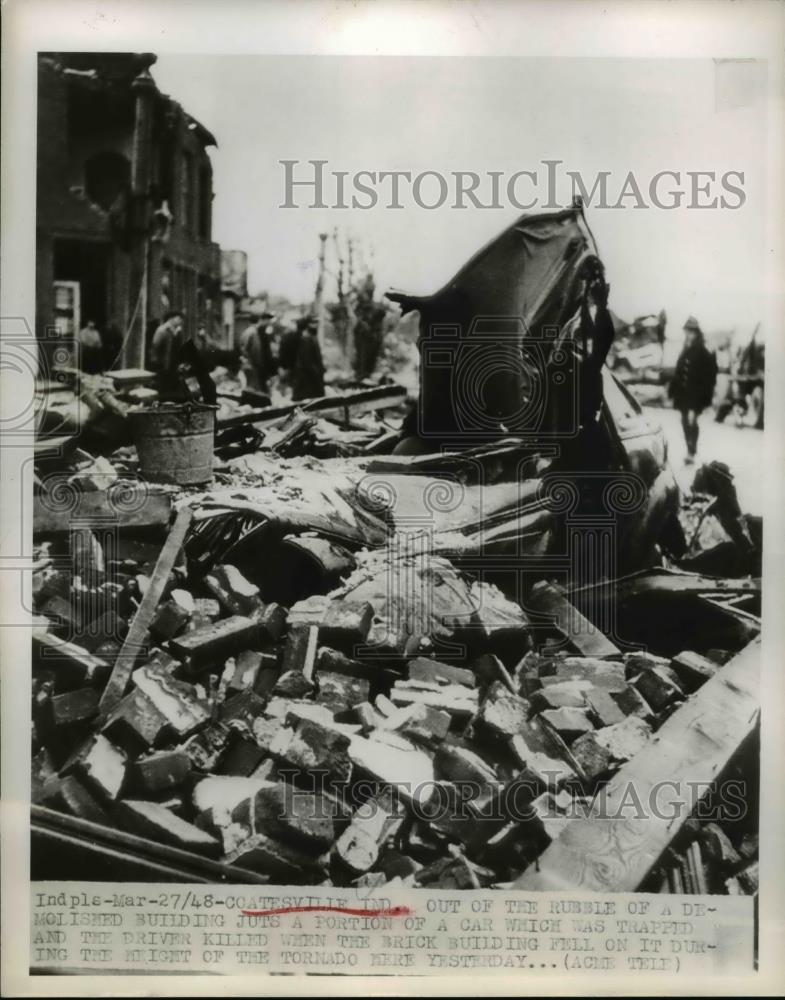 1948 Press Photo Coatesville Ind car rams building &amp; demolishes it - Historic Images