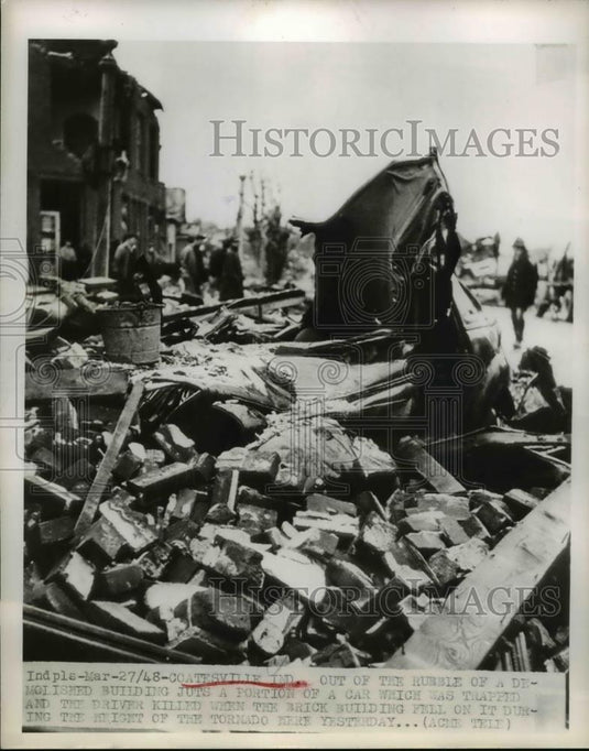 1948 Press Photo Coatesville Ind car rams building & demolishes it - Historic Images