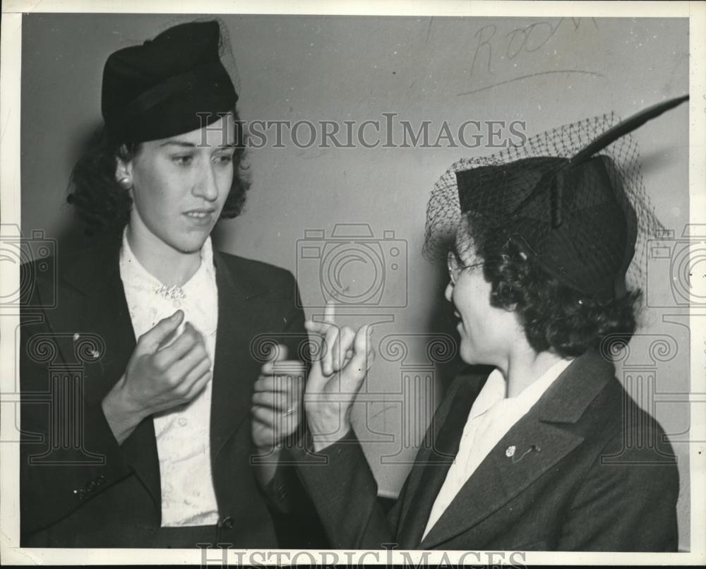 1936 Press Photo Deaf Woman Mary Kiel, Daughter Helen Rock in Divorce Court - Historic Images