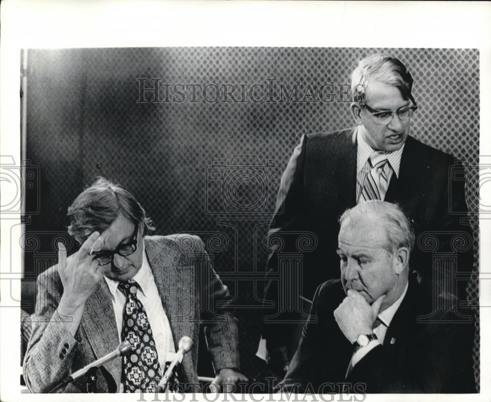 1972 Press Photo Richard Goodwin, Carl De Temple, and Harry Arkin of DOC - Historic Images