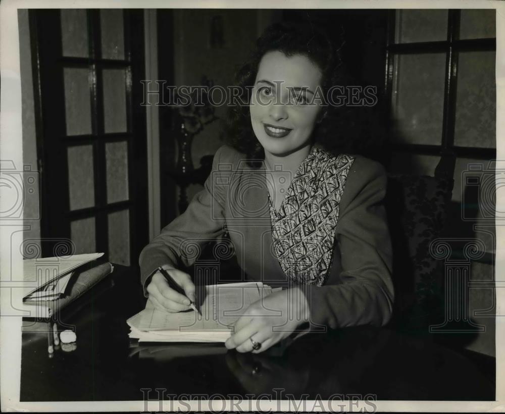 1947 Press Photo Ellen Butler - Historic Images