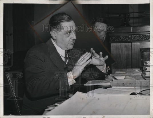 1942 Press Photo Assistant District Attorney Thurman Arnold in Washington - Historic Images