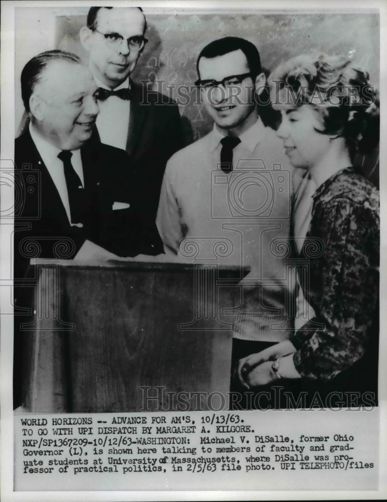 1963 Press Photo of Fmr. Gov. of Ohio Michael V. DiSalle speaking with - Historic Images