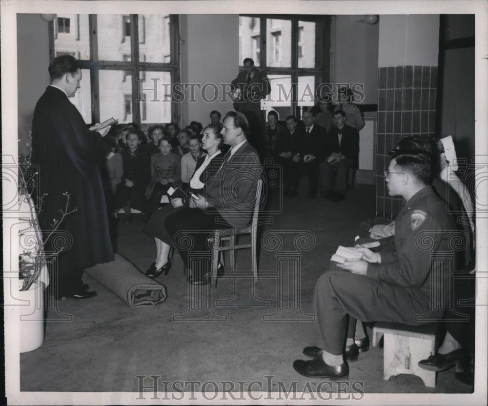 1953 Press Photo Wedding Ceremony by performed in a Refugee Camp in Berlin - Historic Images