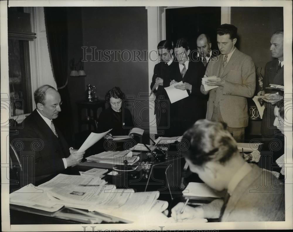 1935 Press Photo US Secretary to the Treasure Henry Morganthau News Conference - Historic Images