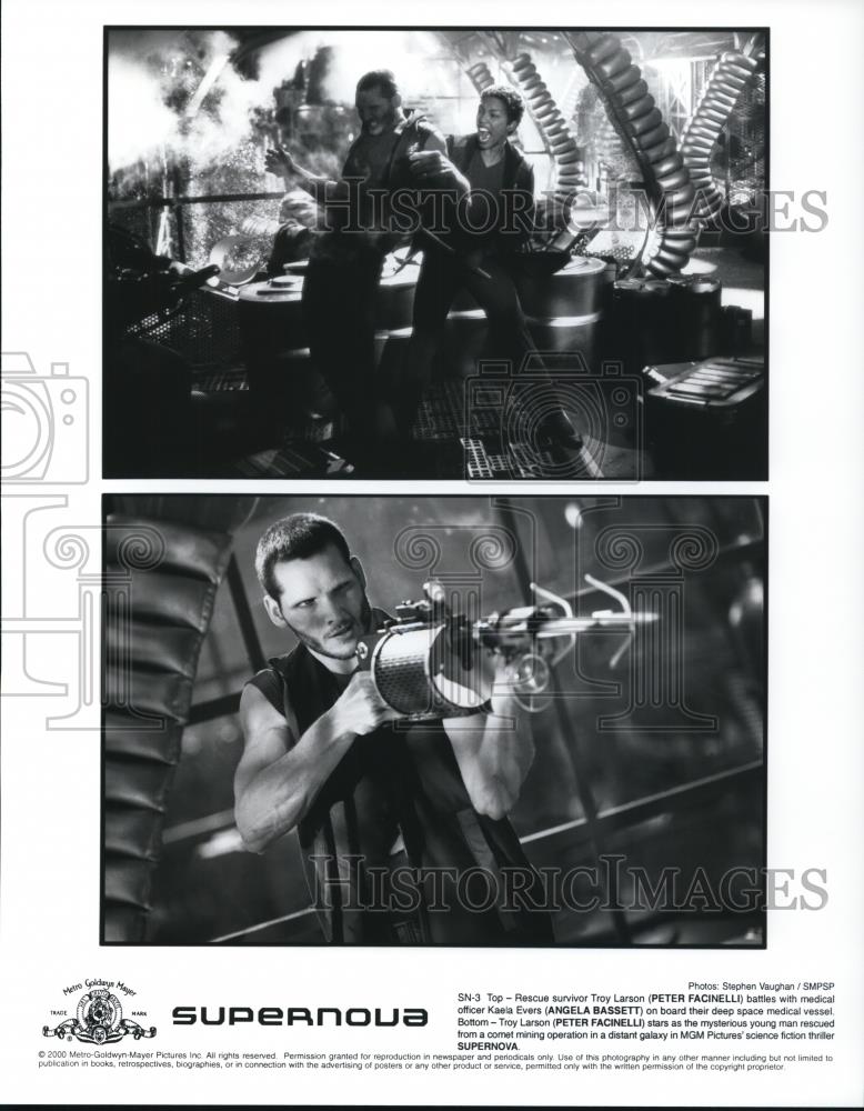 2000 Press Photo Peter FAcinelli Angela Bassett in "SuperNova" - Historic Images
