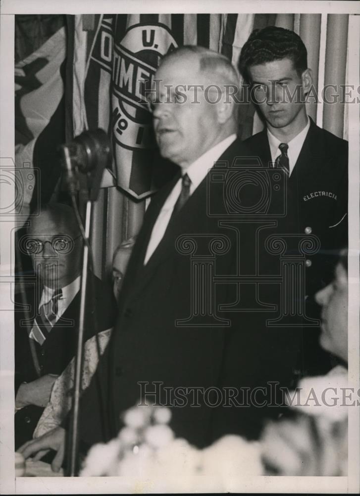 1936 Press Photo Wyo Gov Leslie Miller at LA Calif RR banquet - Historic Images