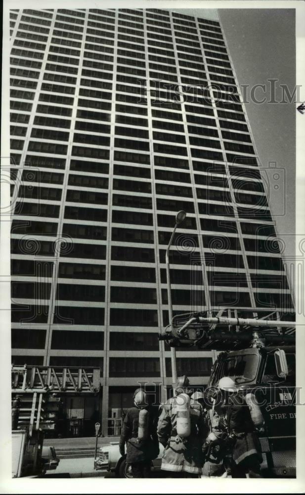 1981 Press Photo The bomb planted at the 19th floor of the Federal Building - Historic Images