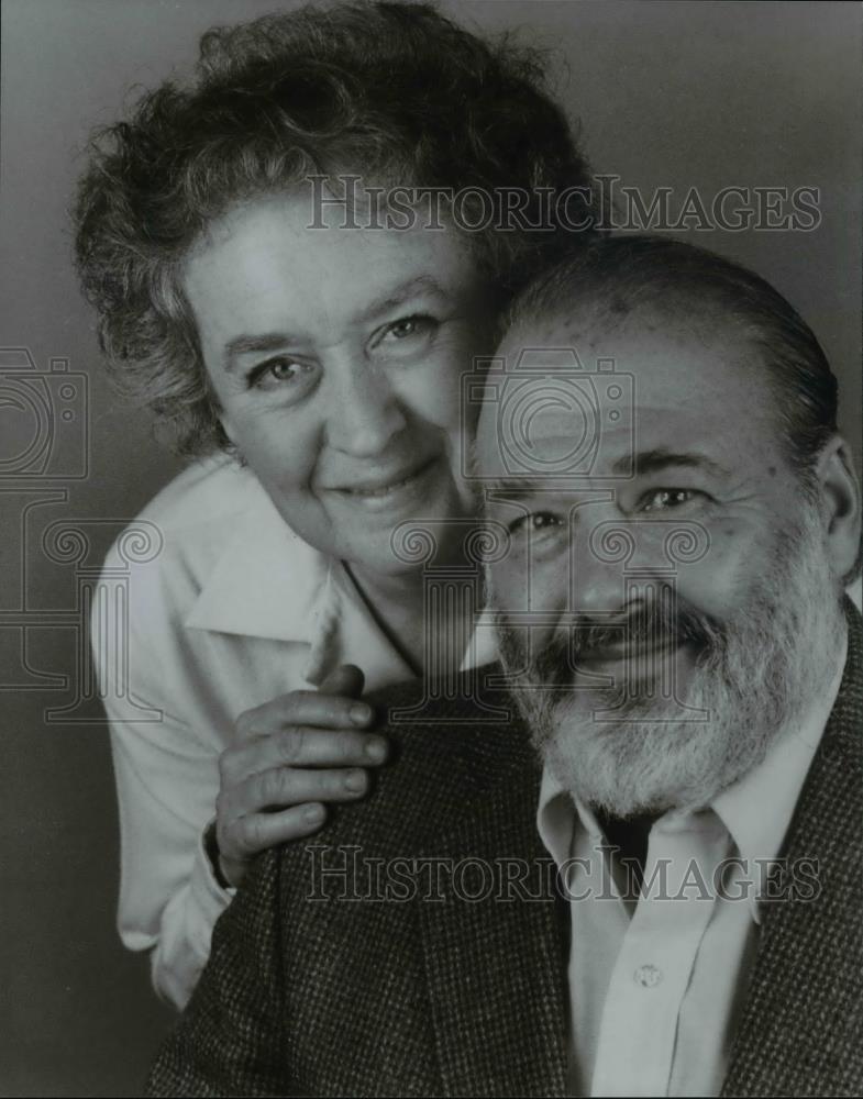 1995 Press Photo Dorothy &amp; Reuben Silver in Love Letters - cvp76204 - Historic Images