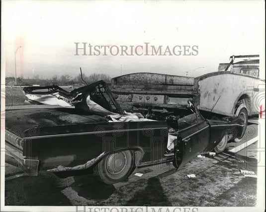 Press Photo Auto accident of John Hance at I71 & 30th street - Historic Images