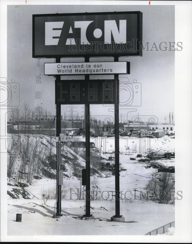 1978 Press Photo Eaton Corp turned off time-and-temperature sign - Historic Images
