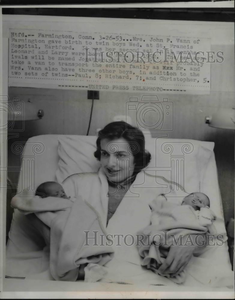 1953 Press Photo Mrs. John P. Vann Holds Her Second Set of Twins in 13 Months - Historic Images